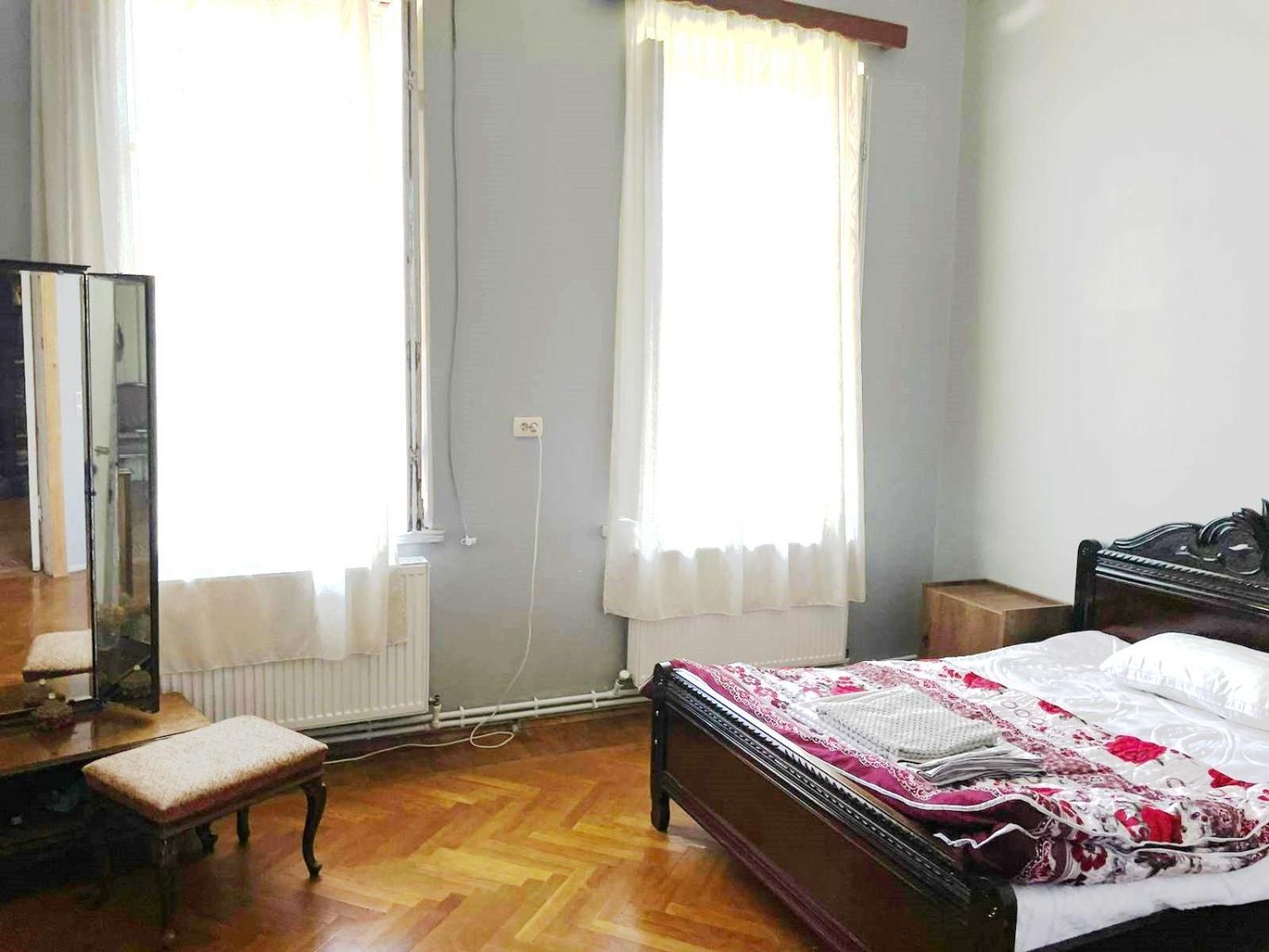 Guest House Tall Rooms Zugdidi Kültér fotó